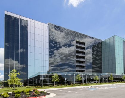 Curtain wall has become the new trend of office buildings