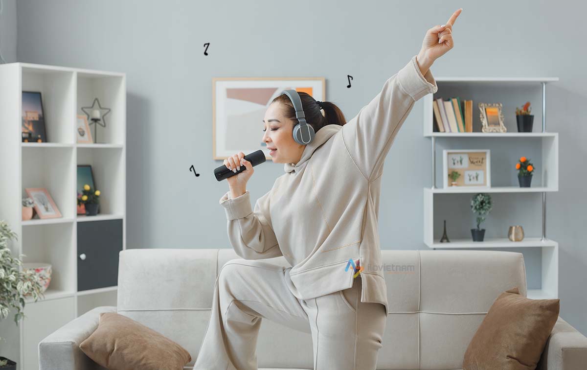 hát karaoke để luyện nói tiếng anh