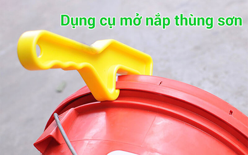 cách mở nắp thùng sơn 5 lít