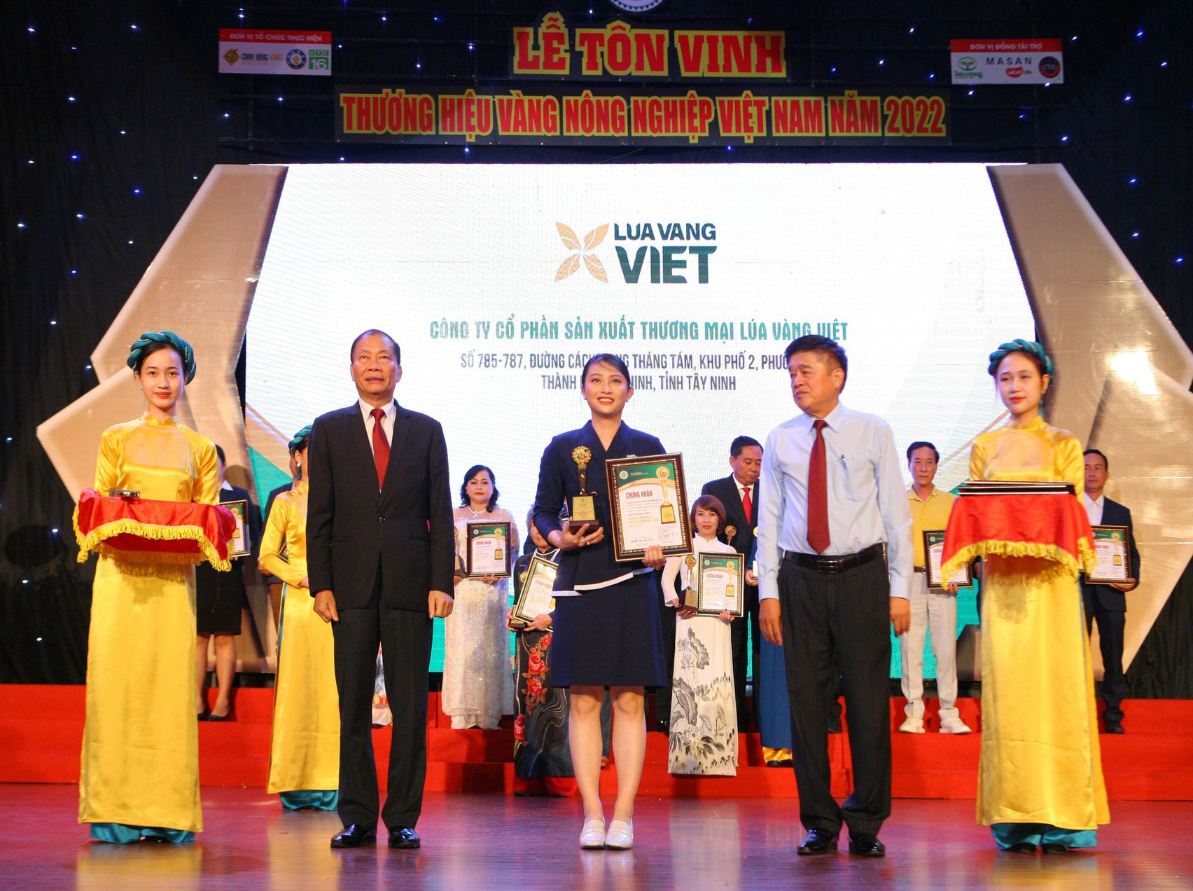 Lúa Vàng Việt đạt giải Thương hiệu vàng Nông nghiệp Việt Nam năm 2022