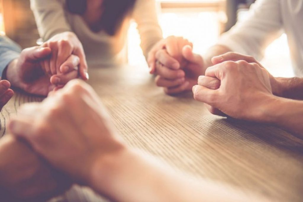 cre: vadimguzhva/Thinkstock, https://spiritualityhealth.com/articles/2017/05/03/motherless-mothers-day-communal-grieving-and#
