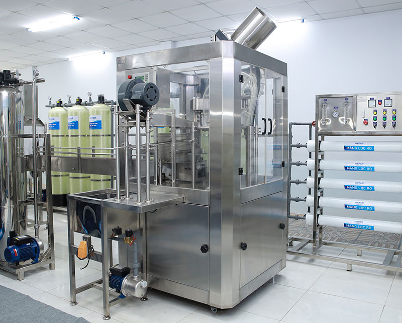 Dây chuyền chiết rót đóng nắp chai Pet tự động Dây chuyền chiết rót đóng nắp chai Pet tự động