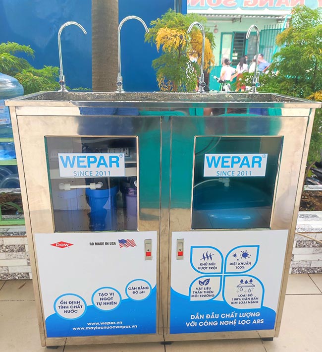 Máy bán công nghiệp cho bếp ăn.