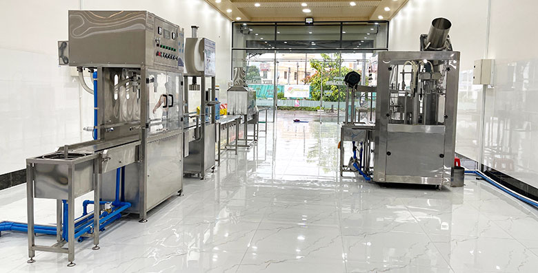 Dây chuyền đóng bình đóng chai tự động