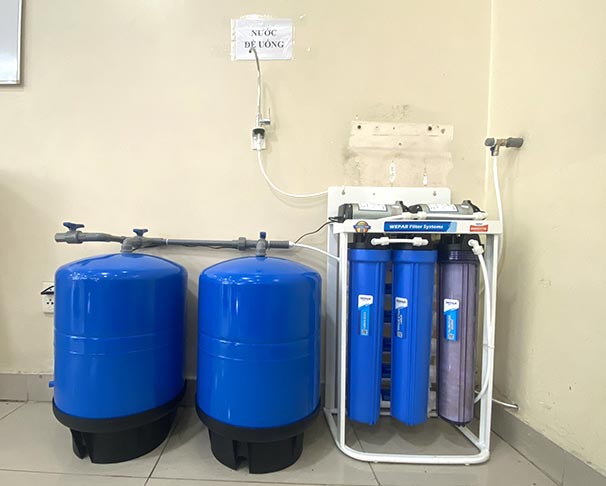 Máy lọc nước RO công suất 50 lít/giờ. Máy lọc nước RO công suất 50 lít/giờ.