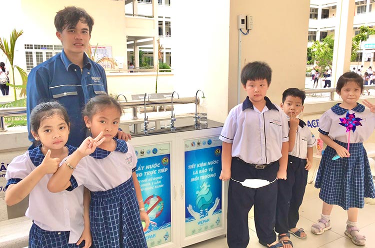 Máy lọc nước RO BCN công suất 50 lít/giờ. Máy lọc nước RO BCN công suất 50 lít/giờ.