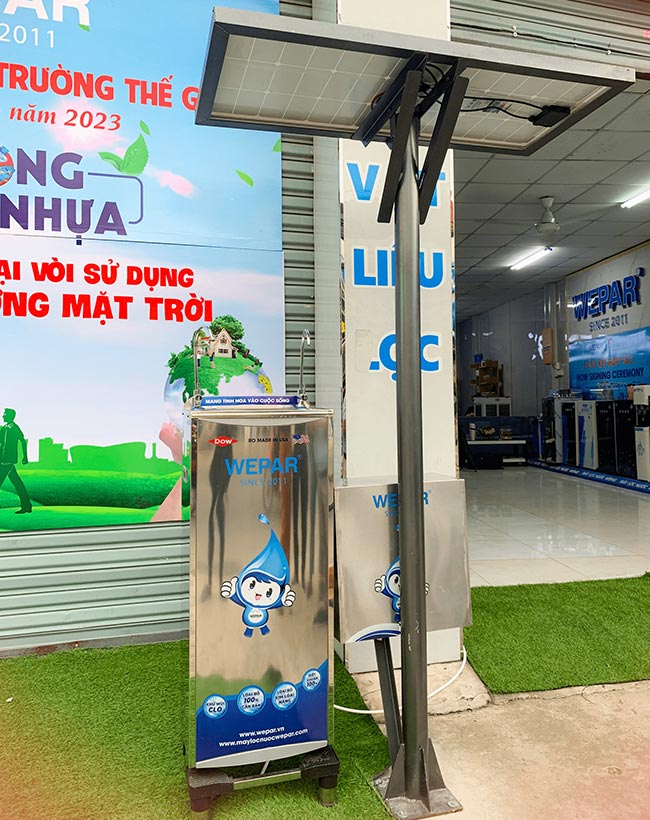 Máy lọc nước kết hợp năng lượng mặt trời. Máy lọc nước kết hợp năng lượng mặt trời.