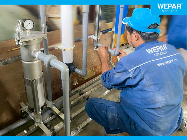 Kỹ thuật Wepar đang lắp đặt hệ thống xử lý giấm cho cơ sở anh Hoàng Dũng - Gia Vị Tâm Đức. Kỹ thuật Wepar đang lắp đặt hệ thống xử lý giấm cho cơ sở anh Hoàng Dũng - Gia Vị Tâm Đức.